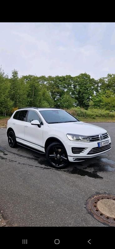 Weiß Gebraucht 2018 VW Touareg R-line SUV | 29.999 € (Fairer Preis) - Bild 1/4