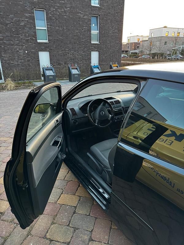 Gebraucht VW Polo 60 PS (44 kW) 2009 Schwarz Kleinwagen