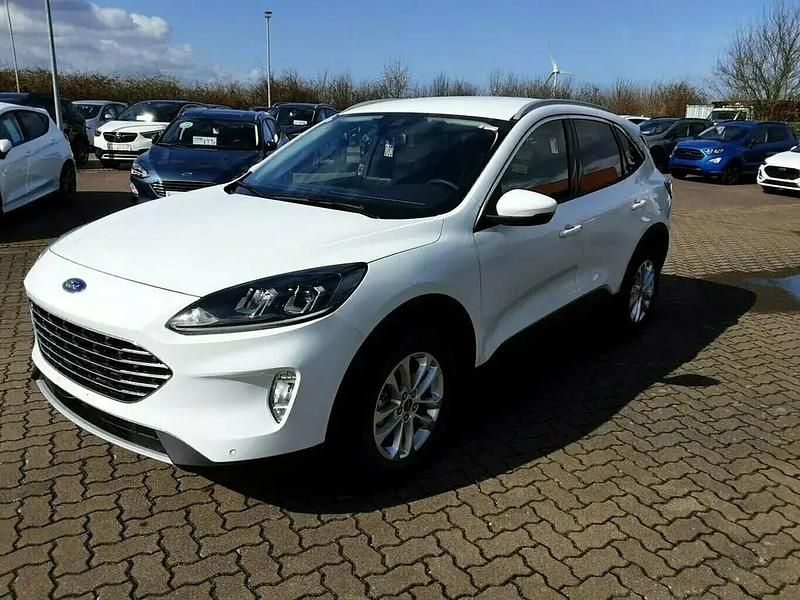 Gebraucht Ford Kuga Titanium 150 PS (110 kW) 2022 Frostweiss (weiß) SUV