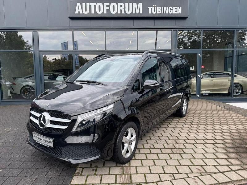 Schwarz Gebraucht 2023 Mercedes V250 Van / Kleinbus | 44.890 € (Fairer Preis) - Bild 1/4