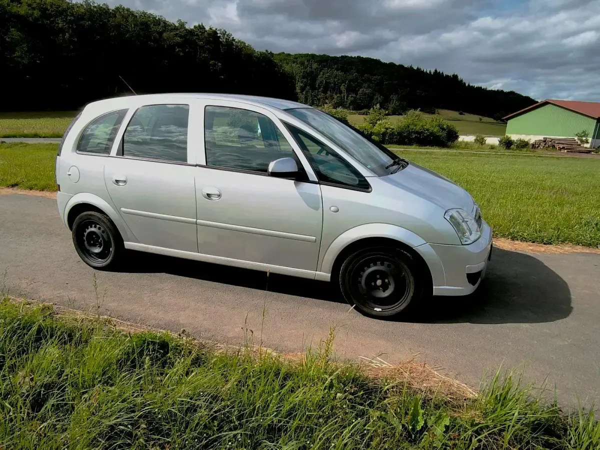 Gebraucht Opel Meriva 105 PS (77 kW) 2008 Silber Van / Kleinbus
