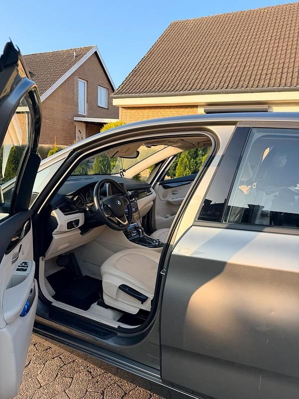 Gebraucht BMW 218 Active Tourer 136 PS (100 kW) 2014 Beige Van / Kleinbus