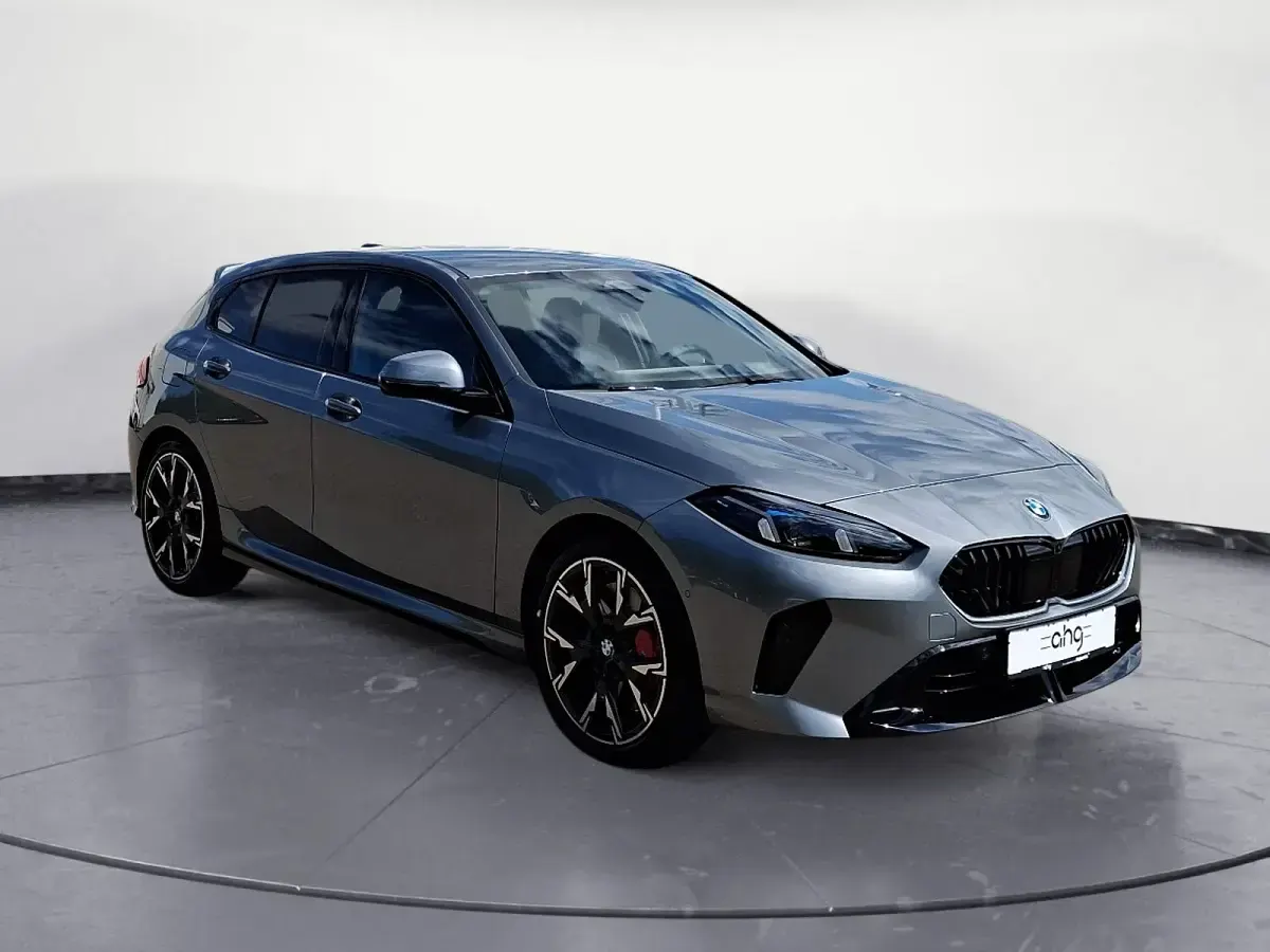 Neu BMW 120 170 PS (125 kW) 2026 Grau Kleinwagen