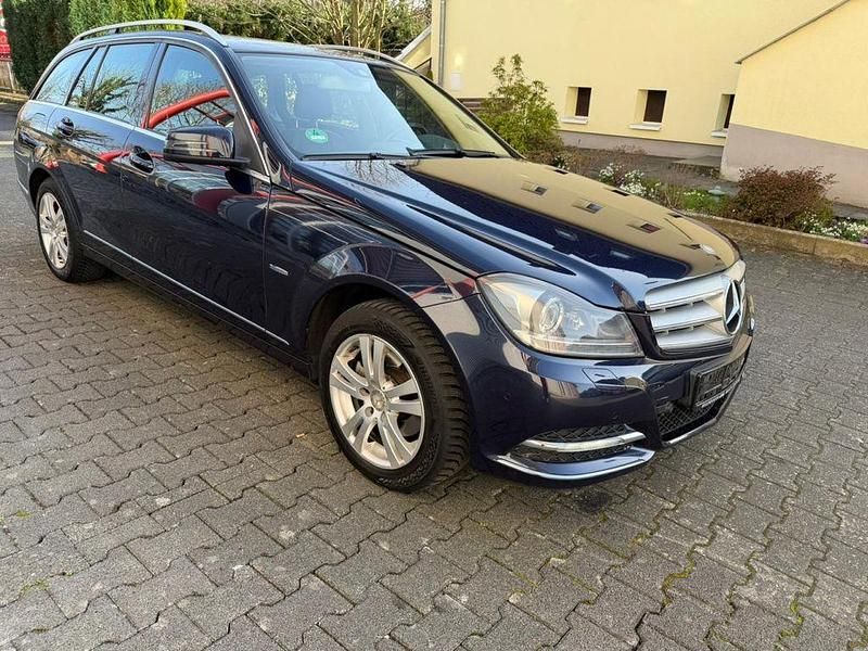 Gebraucht Mercedes C220 170 PS (125 kW) 2012 Blau Kombi