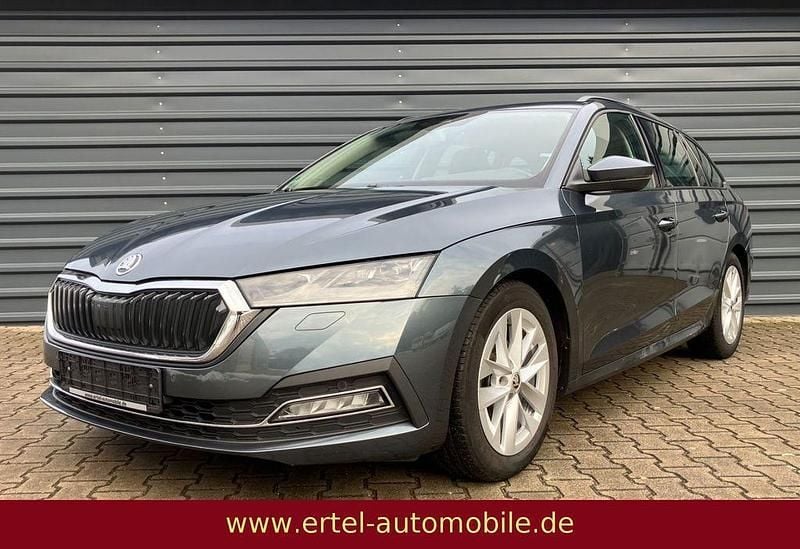 Grau Gebraucht 2021 Skoda Octavia First Edition Limousine | 14.900 € (Fairer Preis) - Bild 1/4