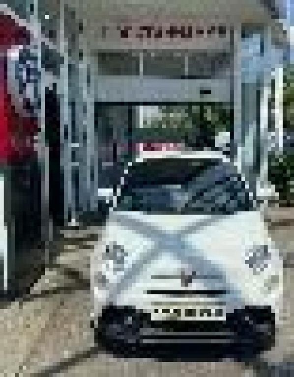 Weiß Gebraucht 2023 Abarth 595 Kleinwagen | 22.950 € (Fairer Preis) - Bild 1/4