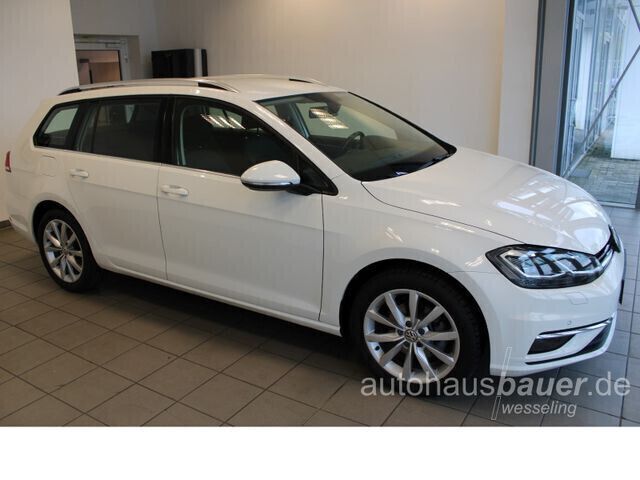 Gebraucht VW Golf VII Highline 150 PS (110 kW) 2018 Pure white Kombi