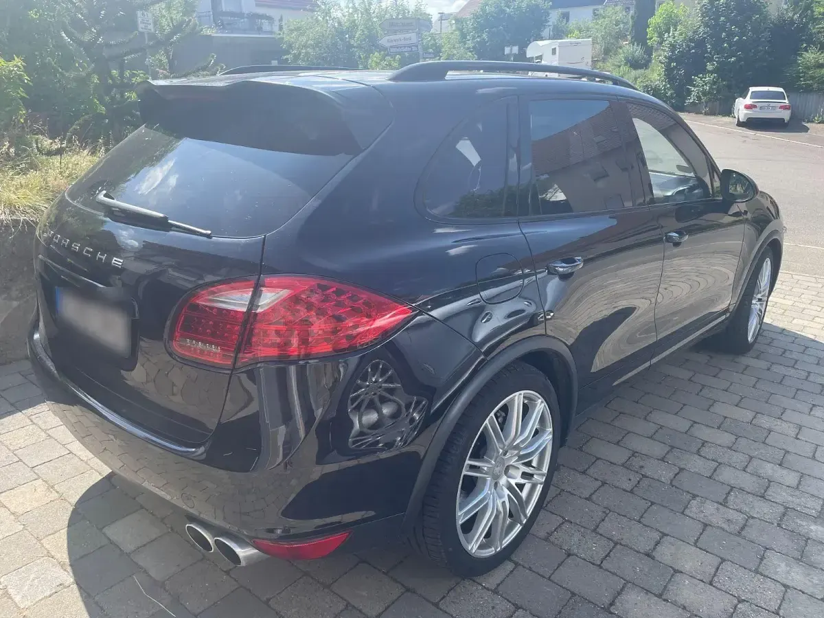 Gebraucht Porsche Cayenne S 400 PS (294 kW) 2011 Schwarz SUV