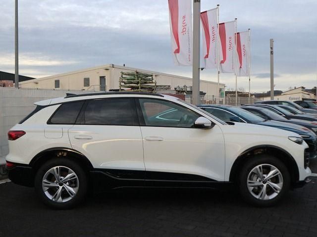 Gebraucht Audi Q6 e-tron Ambiente 185 kW (252 PS) 2025 Gletscherweiß metallic SUV