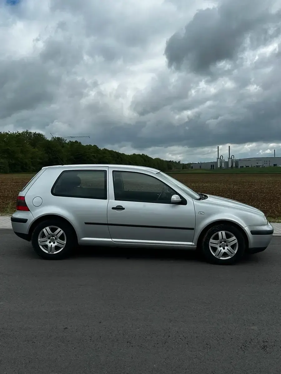Gebraucht VW Golf 75 PS (55 kW) 2002 Silber Coupé