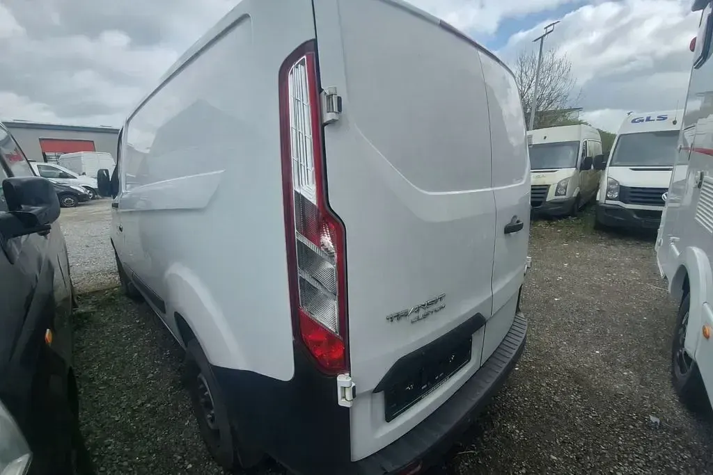 Second-hand Ford Transit Custom 105 CP (77 kW) 2021 Alb Berlinǎ