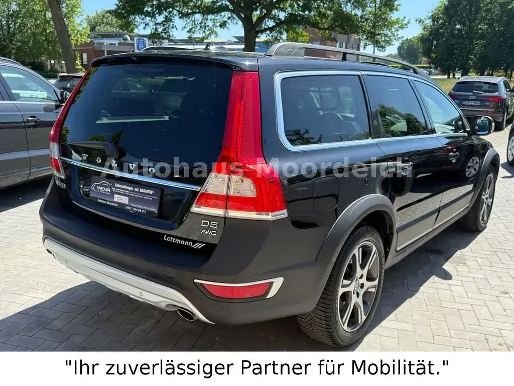 Gebraucht Volvo XC70 Summum 215 PS (158 kW) 2015 Schwarz Kombi