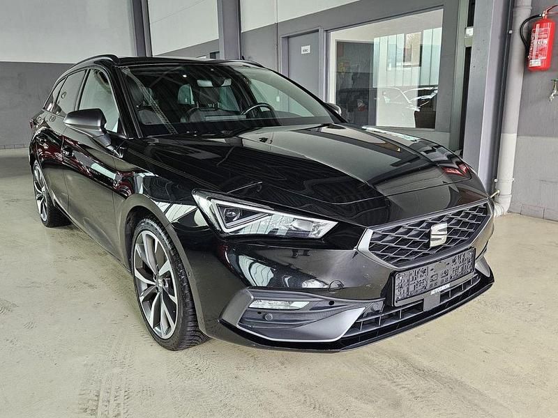 Schwarz Gebraucht 2021 Seat Leon FR Limousine | 18.999 € (Etwas zu teuer) - Bild 1/4
