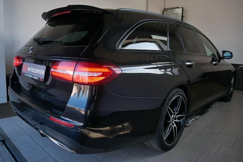 Gebraucht Mercedes E200 AMG 184 PS (135 kW) 2018 Schwarz Limousine