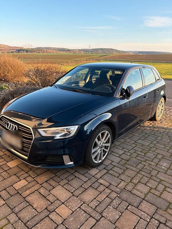 Gebraucht Audi A3 Design 184 PS (135 kW) 2019 Blau Limousine