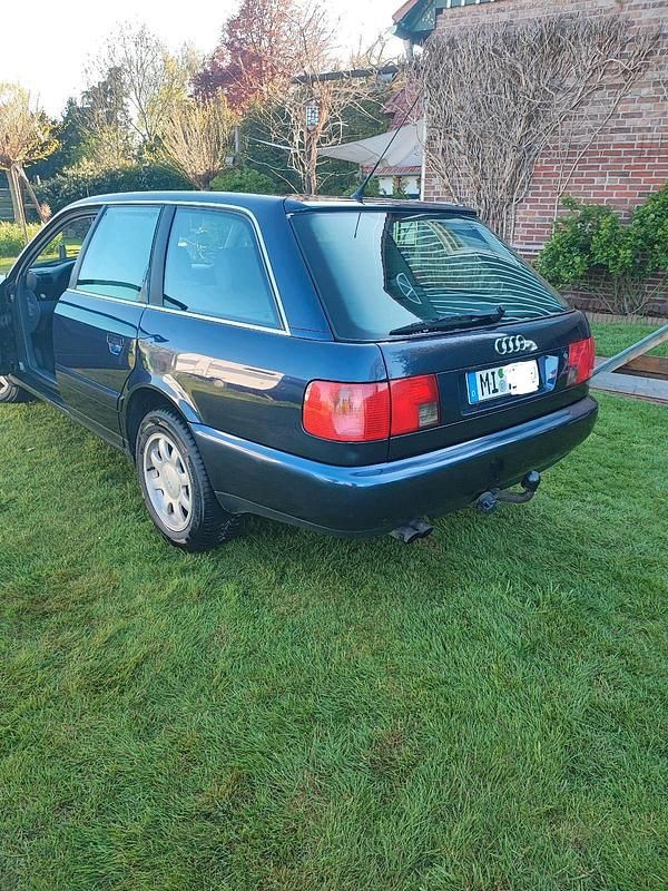 Blau Gebraucht 1996 Audi A6 Kombi | 3.800 € (Fairer Preis) - Bild 1/4