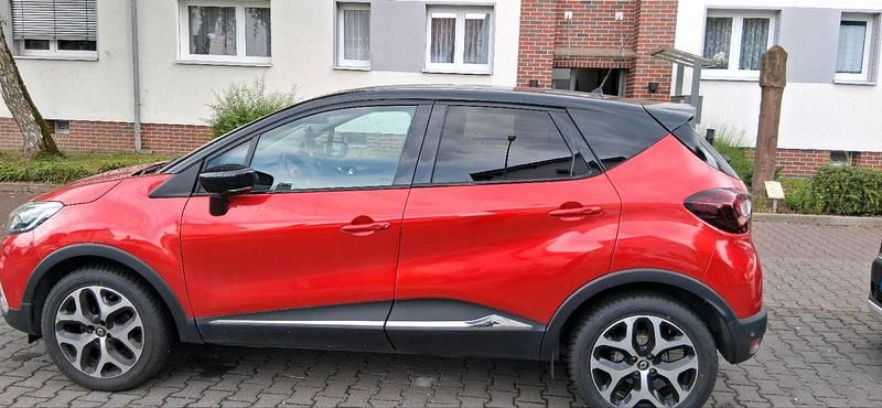 Rot Gebraucht 2018 Renault Captur SUV | 12.750 € (Etwas zu teuer) - Bild 1/4