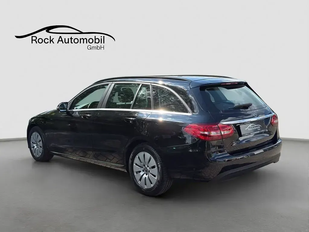 Gebraucht Mercedes C200 160 PS (117 kW) 2021 Schwarz Limousine
