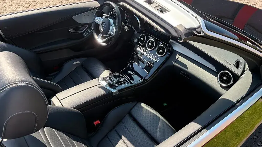 Gebraucht Mercedes C300 AMG line 245 PS (180 kW) 2023 Schwarz Cabrio