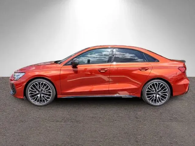 Gebraucht Audi S3 Ambiente 333 PS (244 kW) 2025 Individuallackierungen audi excl Limousine