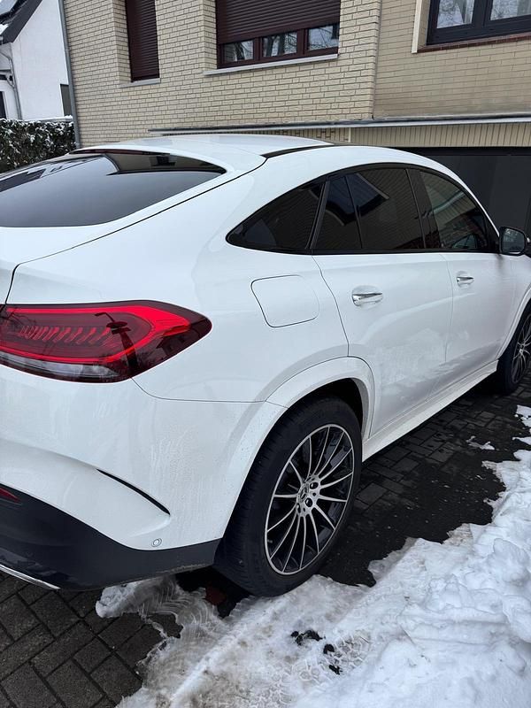 Gebraucht Mercedes GLE350 320 PS (235 kW) 2023 Weiß Coupé