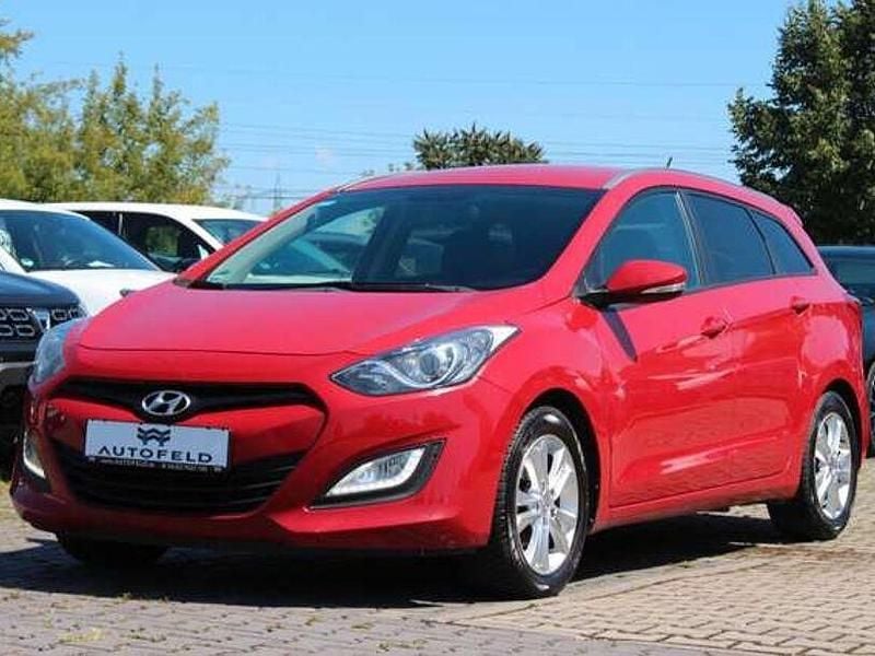 Rot Gebraucht 2013 Hyundai i30 Kombi | 4.450 € (Guter Preis) - Bild 1/4