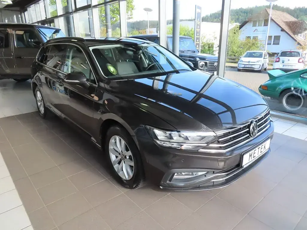 Gebraucht VW Passat Business 150 PS (110 kW) 2023 Grau Kombi