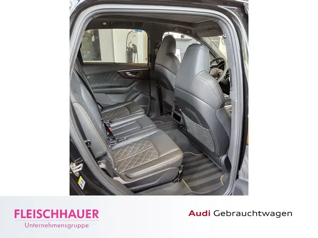 Gebraucht Audi SQ7 Ambiente 507 PS (372 kW) 2023 Schwarz SUV