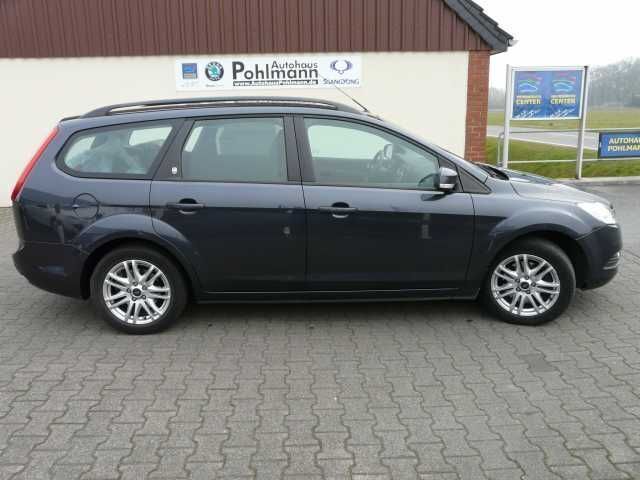 Gebraucht Ford Focus Ghia 146 PS (107 kW) 2009 Grau metallic Kombi