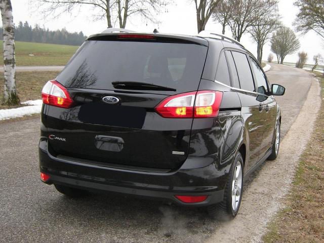 Gebraucht Ford Grand C-Max Titanium 150 PS (110 kW) 2016 Schwarz metallic Van / Kleinbus
