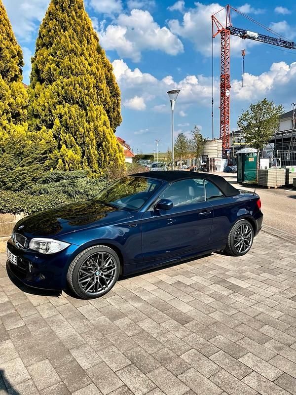 Blau Gebraucht 2012 BMW 118 Cabriolet Cabrio | 11.999 € (Teuer) - Bild 1/4