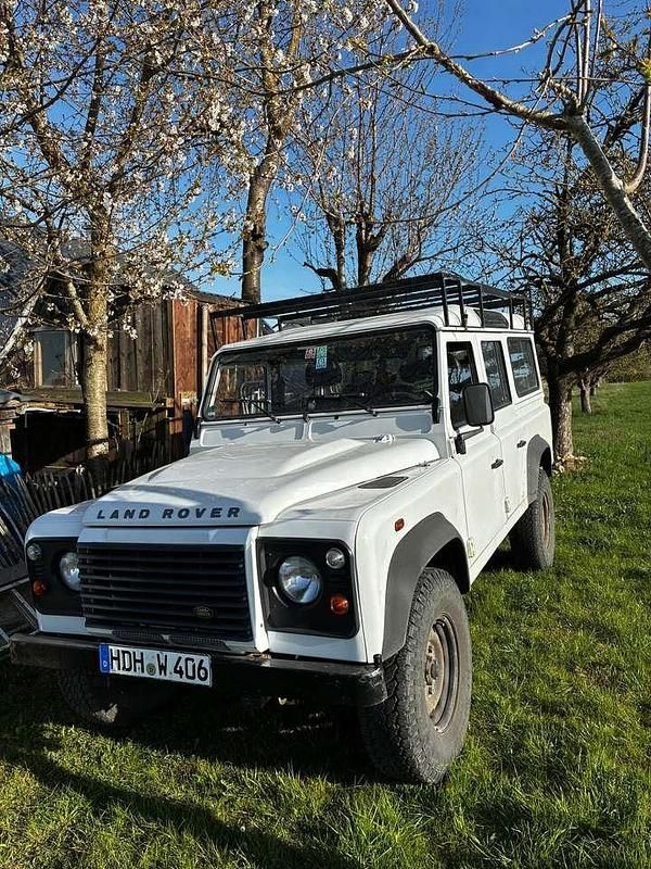 Weiß Gebraucht 2011 Land Rover Defender S SUV | 31.800 € - Bild 1/4