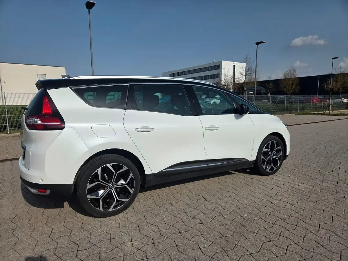 Gebraucht Renault Grand Scénic IV Techno 140 PS (102 kW) 2023 Weiß Van / Kleinbus