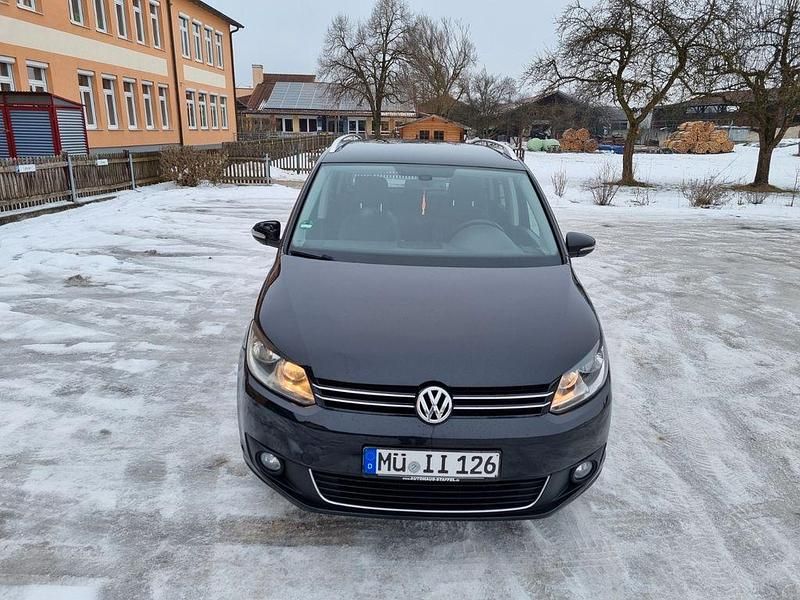 Schwarz Gebraucht 2015 VW Touran Cup Van / Kleinbus | 5.500 € - Bild 1/4