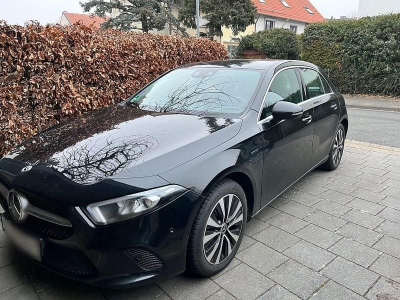 Schwarz Gebraucht 2020 Mercedes E250 Kombi | 21.500 € (Fairer Preis) - Bild 1/4
