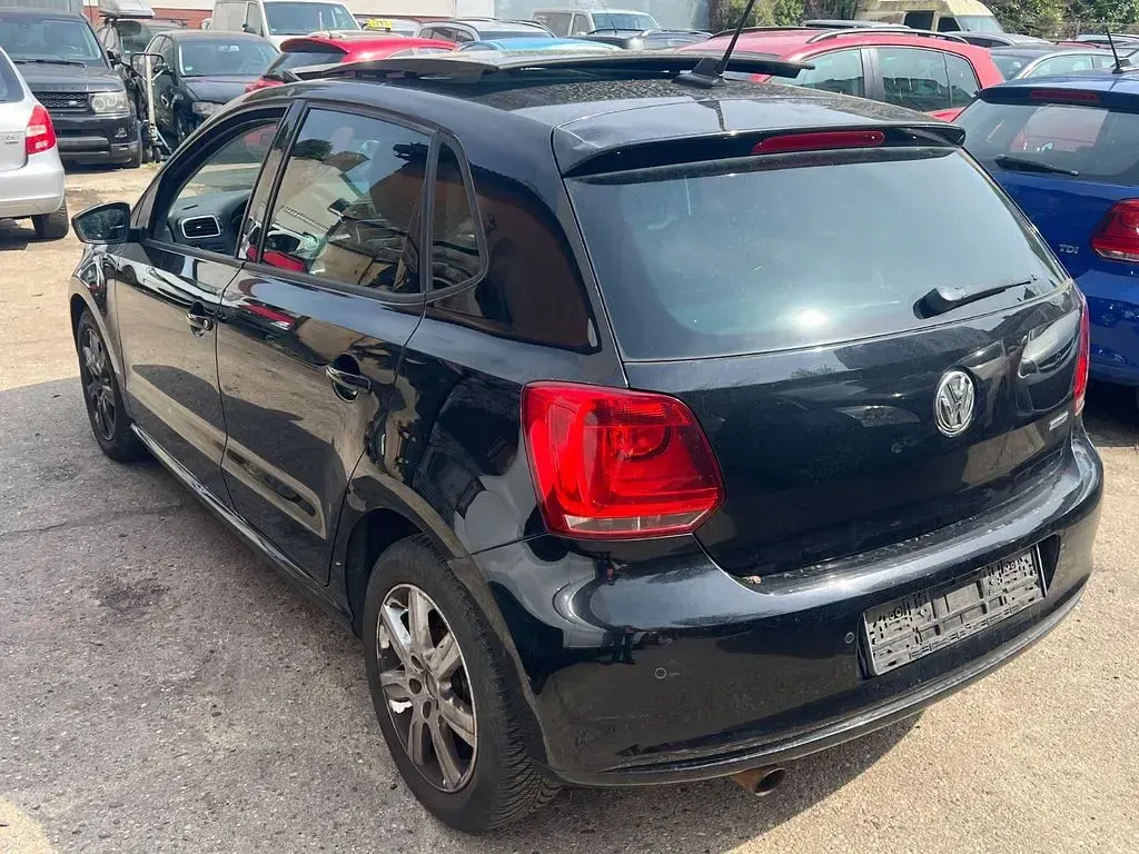 Gebraucht VW Polo Highline 82 PS (60 kW) 2012 Deep black perleffekt Kleinwagen