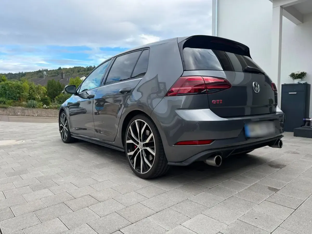 Gebraucht VW Golf VII GTI 245 PS (180 kW) 2018 Grau Limousine