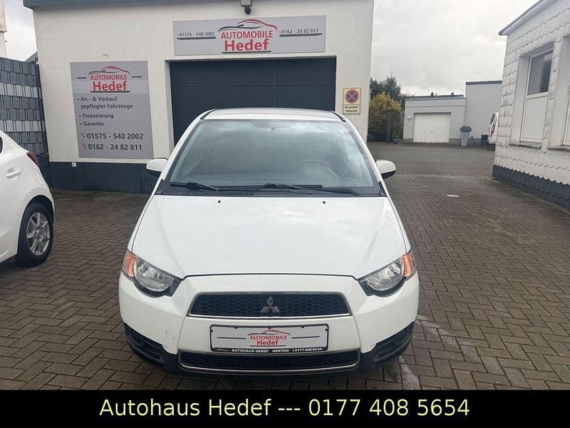 Gebraucht Mitsubishi Colt 75 PS (55 kW) 2011 Weiß Kleinwagen