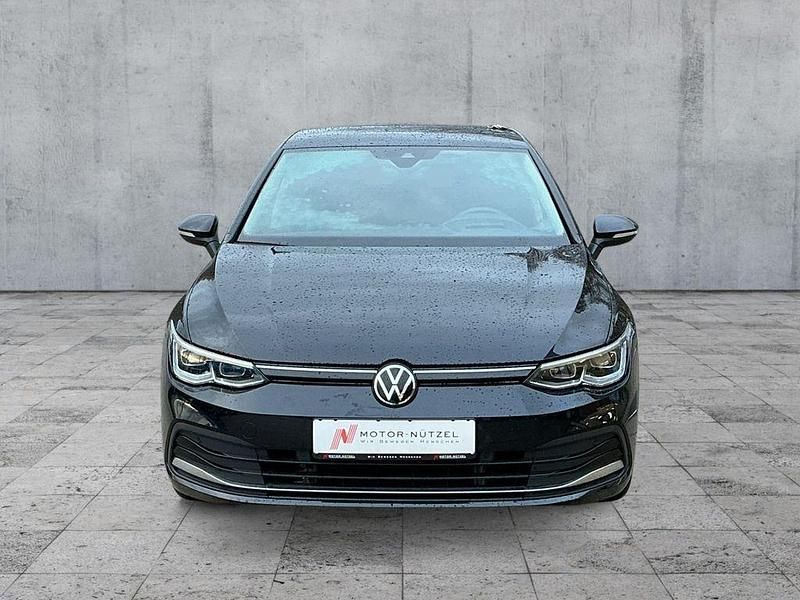 Gebraucht VW Golf VIII Active 150 PS (110 kW) 2023 Deep black perleffekt Limousine