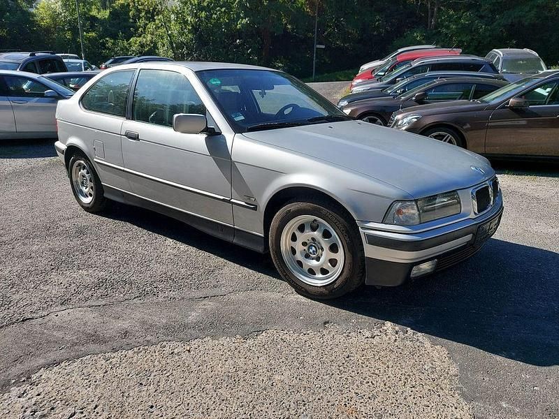 Silber Gebraucht 1998 BMW 316 Limousine | 3.750 € (Fairer Preis) - Bild 1/4