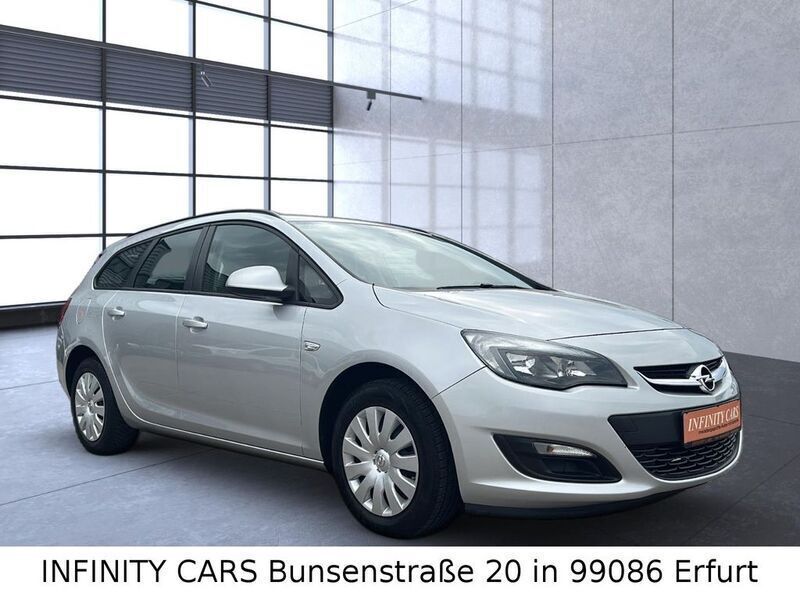Silver metallic Gebraucht 2016 Opel Astra Selection Kombi | 8.400 € - Bild 1/4