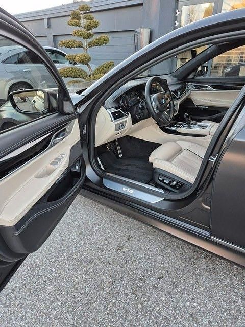 Gebraucht BMW M760 Performance 609 PS (447 kW) 2017 Grau Limousine
