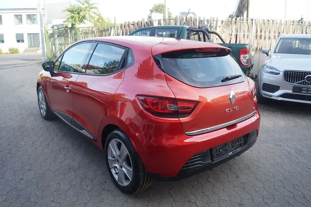 Gebraucht Renault Clio IV Luxe 90 PS (66 kW) 2013 Rot Limousine