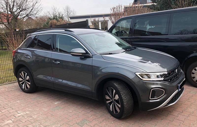 Gebraucht VW T-Roc Move 150 PS (110 kW) 2023 Grau SUV