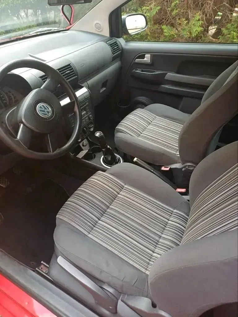Gebraucht VW Fox 54 PS (39 kW) 2006 Rot Kleinwagen