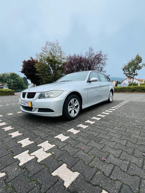 Silber Gebraucht 2008 BMW 320 Kombi | 3.200 € (Superpreis) - Bild 1/4