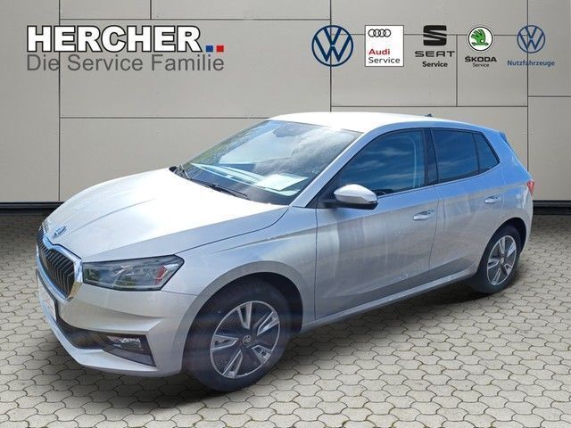 Grau Gebraucht 2023 Skoda Fabia Style Limousine | 17.990 € (Guter Preis) - Bild 1/4