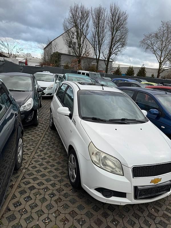 Gebraucht Chevrolet Aveo 84 PS (61 kW) 2009 Weiß Kleinwagen