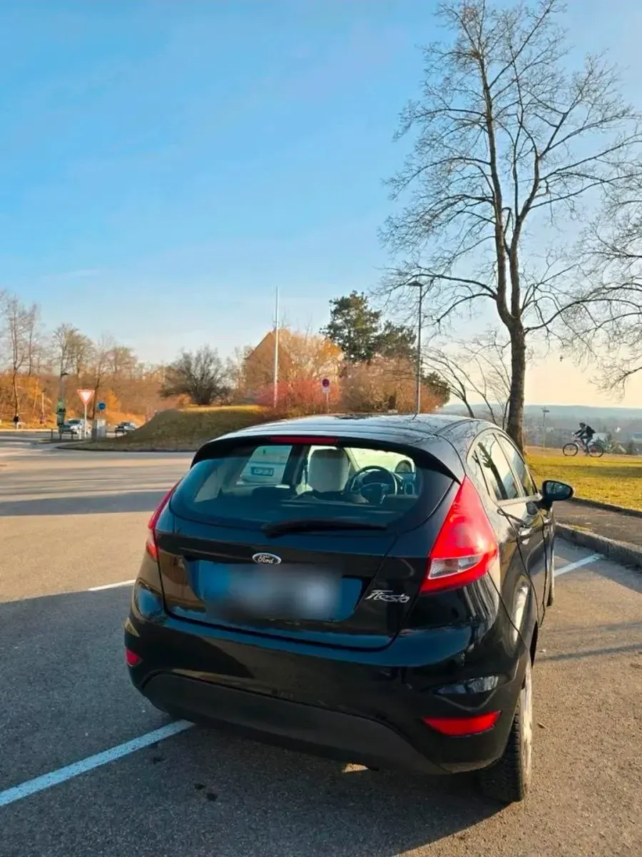 Gebraucht Ford Fiesta 82 PS (60 kW) 2012 Schwarz Kleinwagen