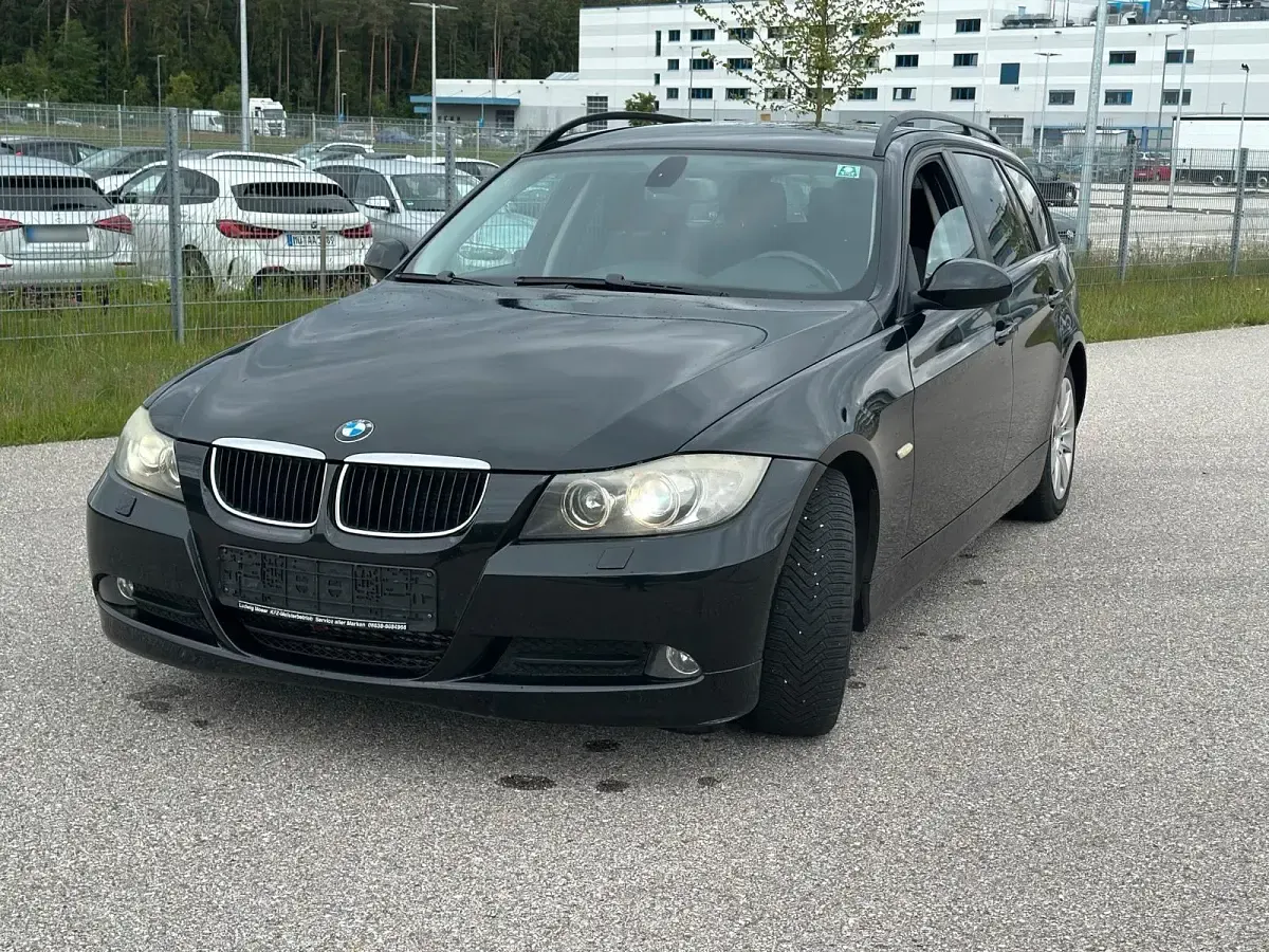 Gebraucht BMW 320 177 PS (130 kW) 2008 Schwarz Kombi
